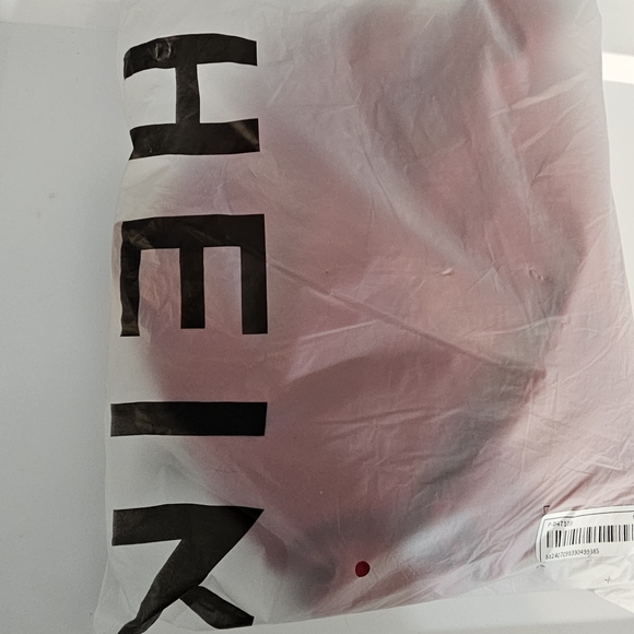 SHEIN Curve Vibrant Red Top - Picture 8 of 8